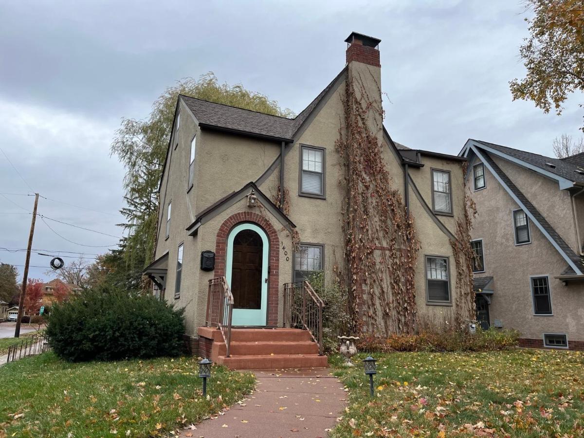 Historic Twin Tudors Inn Sioux Falls Buitenkant foto