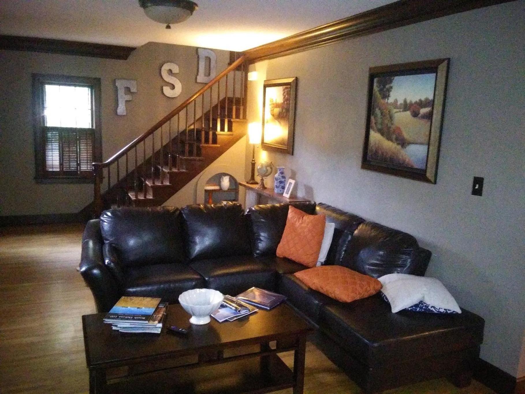 Historic Twin Tudors Inn Sioux Falls Buitenkant foto