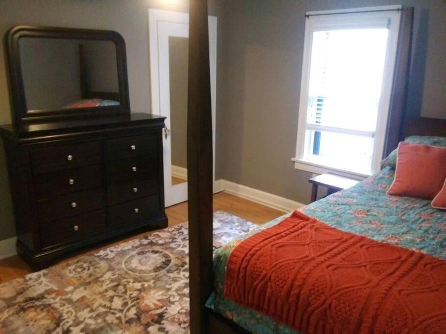 Historic Twin Tudors Inn Sioux Falls Buitenkant foto